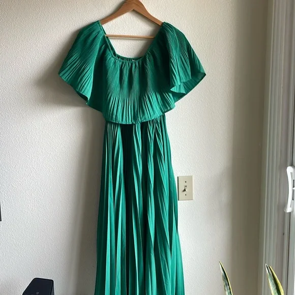 Easel Lily Pleated Maxi Dress In Kelly Green size L - Picture 4 of 6